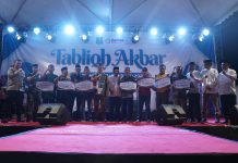 Sambut Tahun 2024, Pemda Gelar Tabligh Akbar dan Berbagi Bantuan