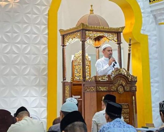 Sambut Ramadhan, Bupati Koltim Tarawih Pertama di Masjid Jabal Nur