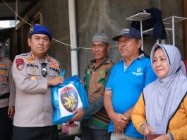 Ditpolairud Polda Sultra Bakti Sosial untuk Korban Banjir di Jalan Lasolo