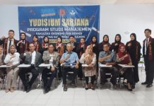 13 Mahasiswa Prodi Manajemen FEB Unsultra Ikut Yudisium