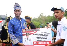 19 Siswa Menerima Beasiswa Manfaat dari Pemprov Sultra di Hardiknas 2024