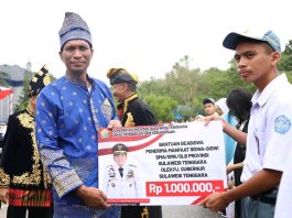 19 Siswa Menerima Beasiswa Manfaat dari Pemprov Sultra di Hardiknas 2024