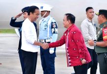 Pj Gubernur Sultra Sambut Kedatangan Presiden Jokowi di Kendari