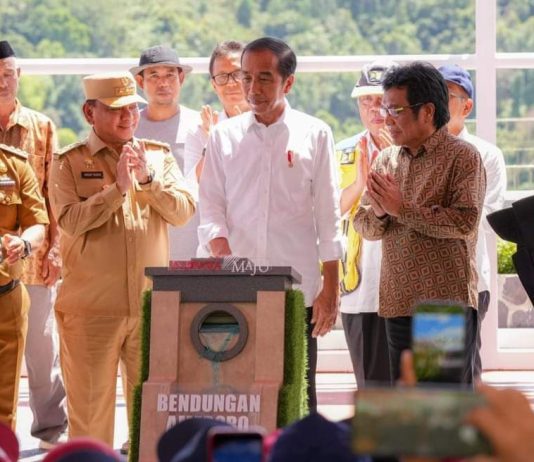 Jokowi Resmikan Bendungan Ameroro, Habiskan Anggaran 1,57 Triliun
