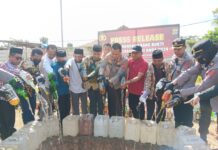 Polresta Kendari Musnahkan Ratusan Botol Miras Bermerek dan 2 Ton Miras Tradisional