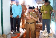 Plt. Bupati Muna Letakan Batu Pertama Pembangunan Mesjid Nurul Jihad Desa Labone