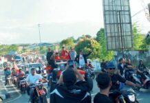 Pasangan Bachrun-Asrafil Dikawal Puluhan Ribu Masyarakat Muna Saat Daftar di KPU