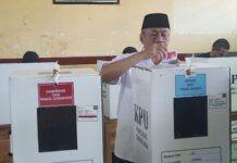 Salurkan Hak Pilihnya di TPS 11 Batalaiworu, Bachrun Imbau Tetap Jaga Kamtibmas Saat Proses Pilkada Berlangsung